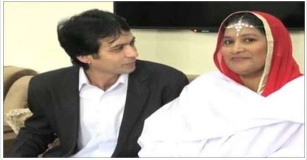 بولیویا کی خاتون پاکستانی نوجوان اعجاز سے شادی پر خوش ہے
