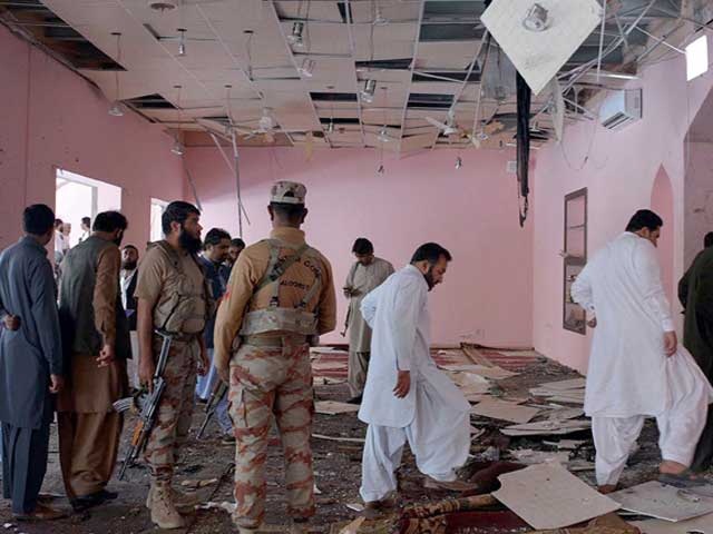 کوئٹہ پشتون آباد کی رحمانیہ مسجد میں دھماکے کے نتیجے میں پیش امام سمیت 3افراد جاں بحق جب کہ 26 زخمی ہوگئے 