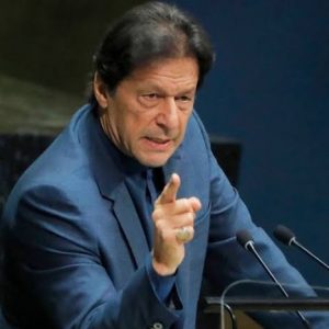 وزیراعظم عمران خان بھی میدان میں آ گئے۔ عدالتی فیصلے کا جائزہ لینے کے لیے کابینہ کا اجلاس طلب کرلیا