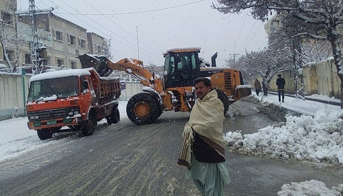 بلوچستان کے بالائی علاقوں میں شدید برف باری، صوبے بھر میں شدید سردی کے باعث اسنو ایمرجنسی 