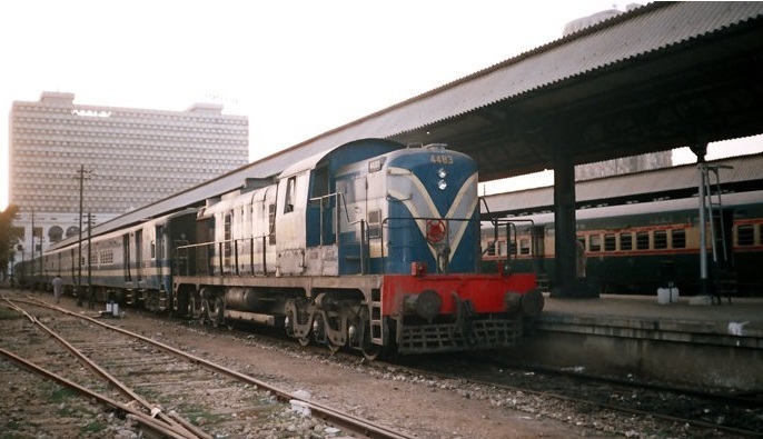 کراچی سرکلر ریلوے کا پیر 16 نومبر سے پپری تا اورنگی ٹاؤن 60 کلومیٹرسفرکا آغاز، 4 ٹرینیں مختص جو 3، 3 گھنٹوں سے اپ اور ڈاؤن ٹریکس پر چلیں گی، پہلی ٹرین صبح 7 بجے اورنگی ٹاؤن اسٹیشن روانہ ہوگی، 16 ہزار مسافر سفر کریں گے
