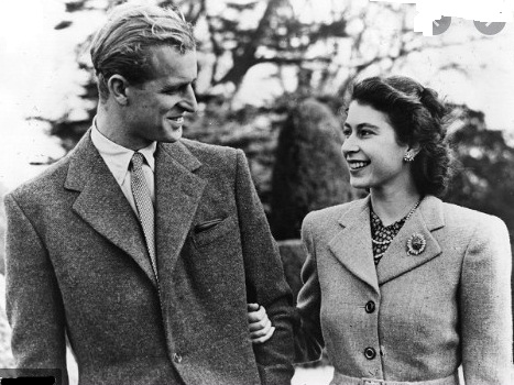  بکنگھم پیلس کی جانب سے ’عزت ماب ملکہ برطانیہ کے حوالے سے انتہائی دکھ کے ساتھ ان کے شوہر عزت ماب پرنس فلپ، ڈیوک آف ایڈنبرا کی موت کا اعلان کیاگیا