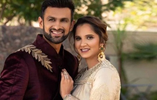 star Sania Mirza wife of former captain of Pakistan cricket team all-rounder Shoaib Malik, announced her retirement plan